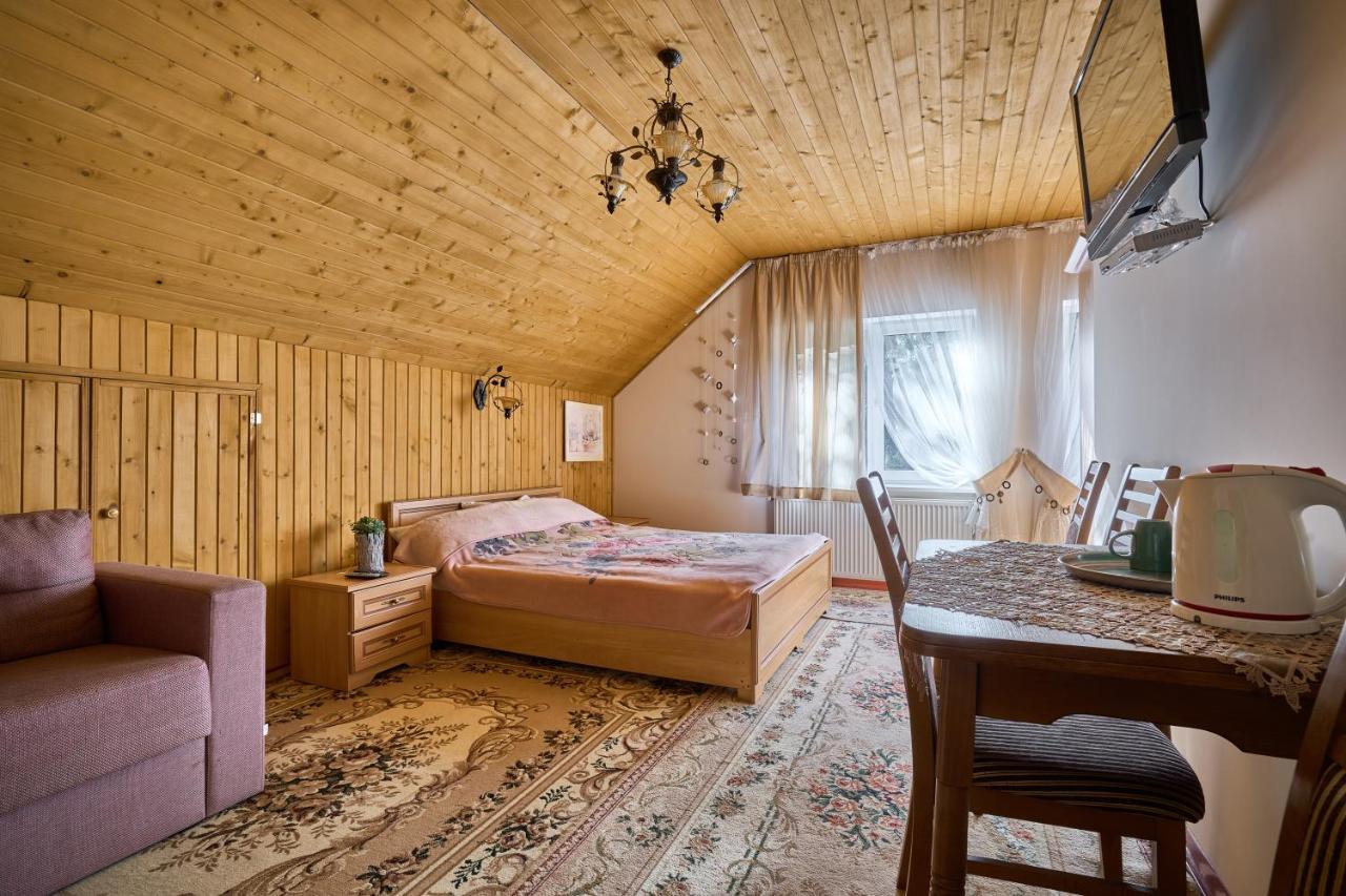 Tsaryna Sadyba Jablunytsja Exteriör bild