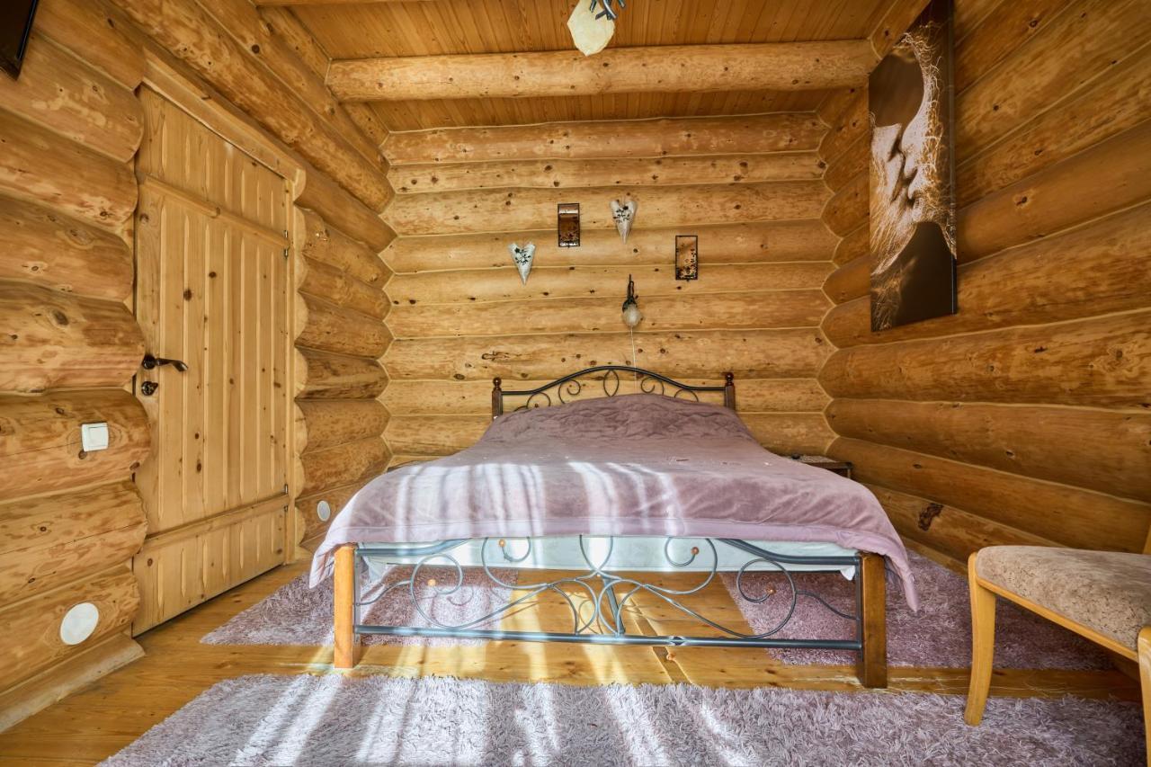 Tsaryna Sadyba Jablunytsja Exteriör bild