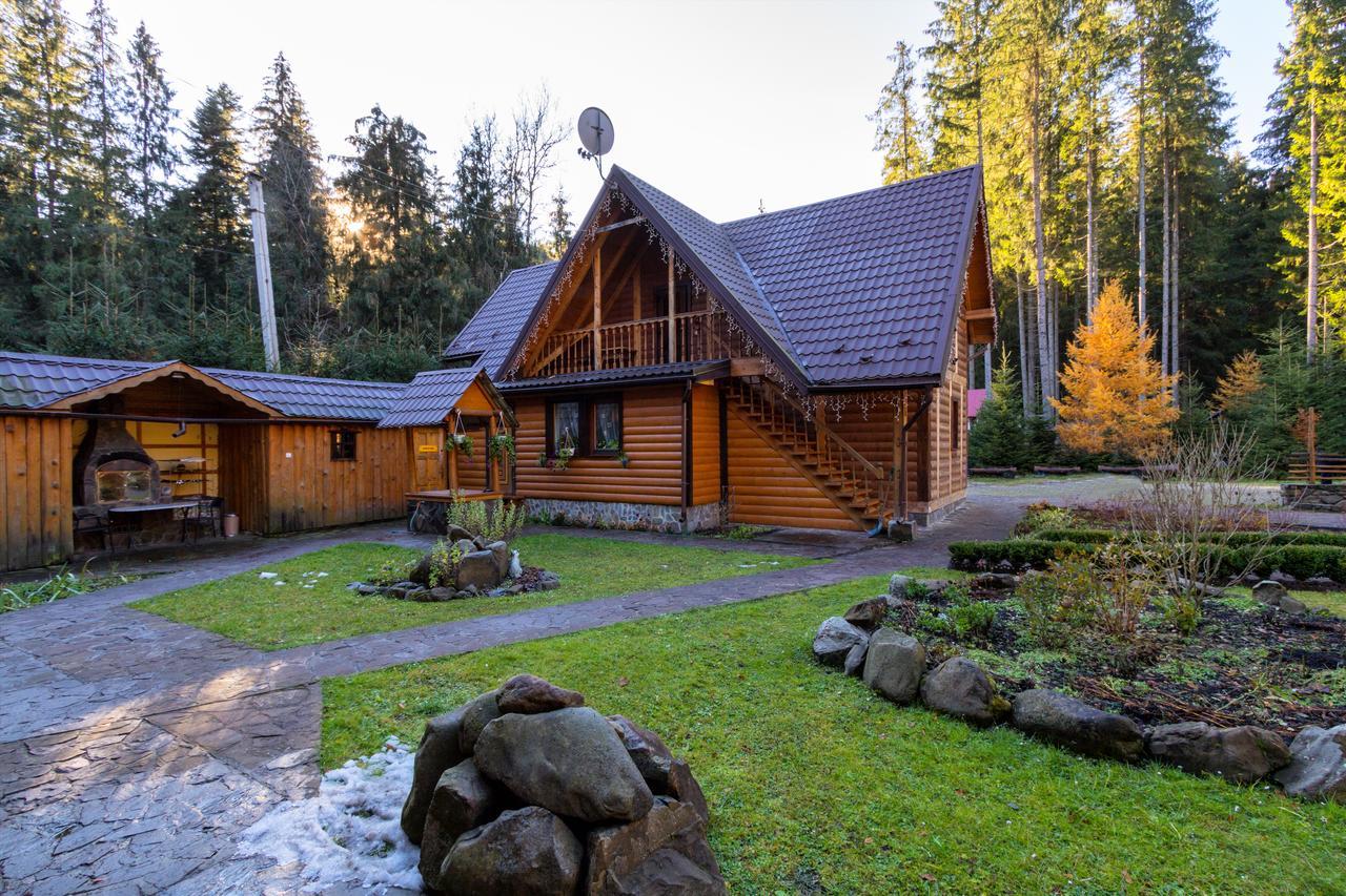Tsaryna Sadyba Jablunytsja Exteriör bild